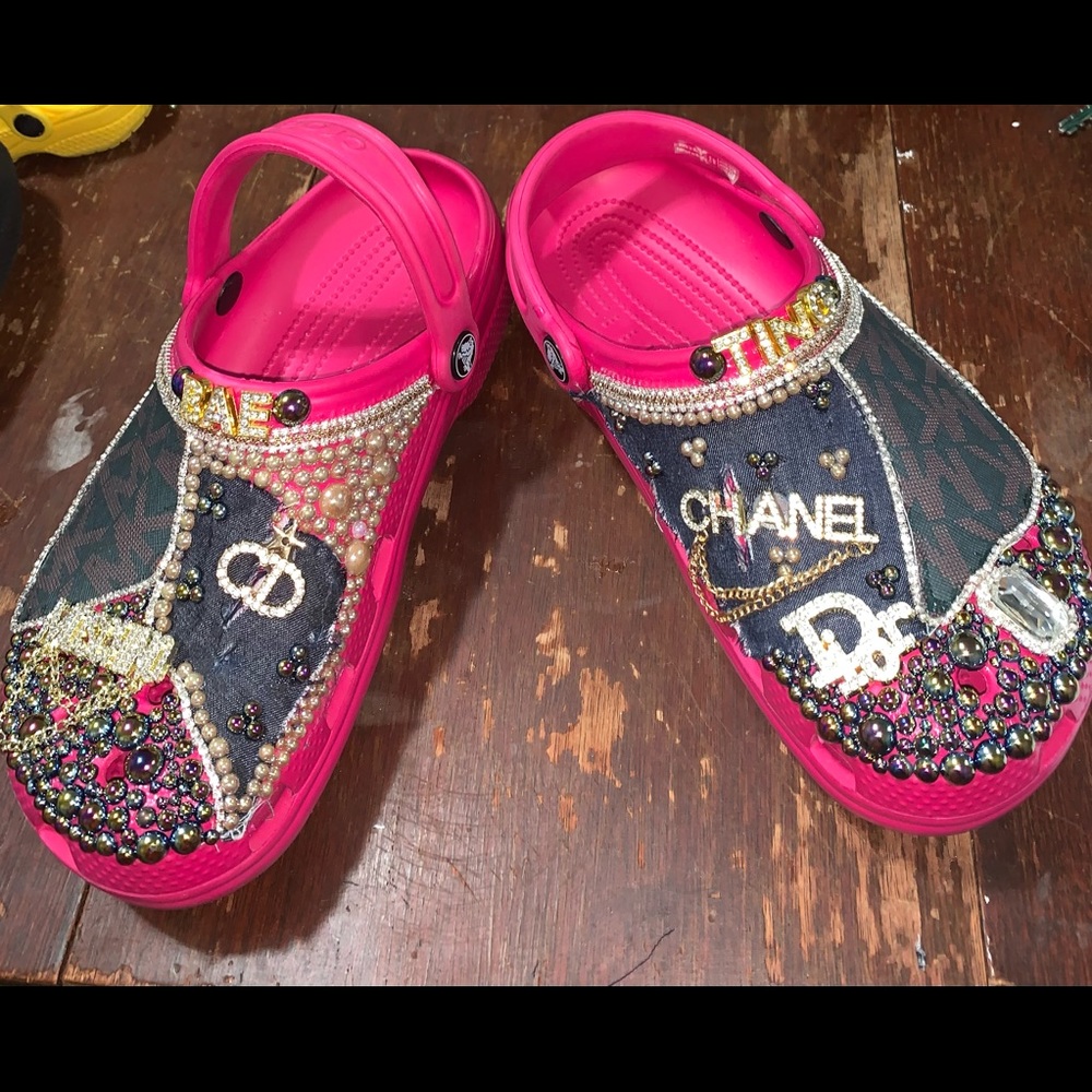 Hand designed Crocs - Picture 3 of 5